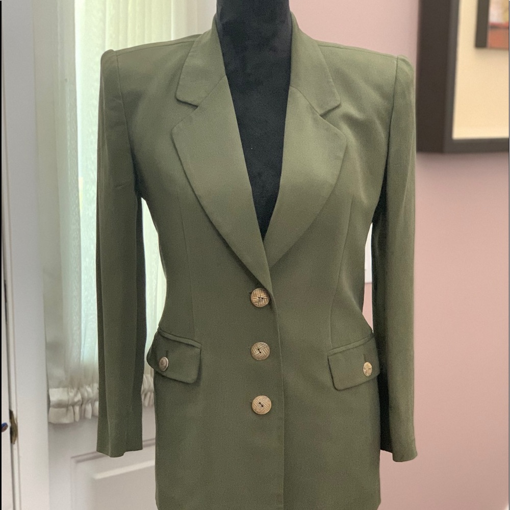 Dana Bachman Suit